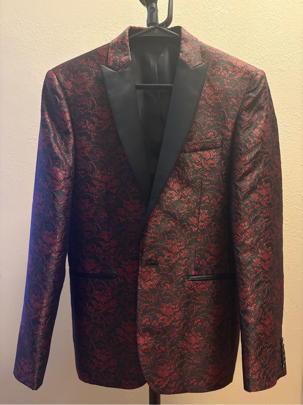 Men's Black & Red Floral Jacquard Dinner Blazer
